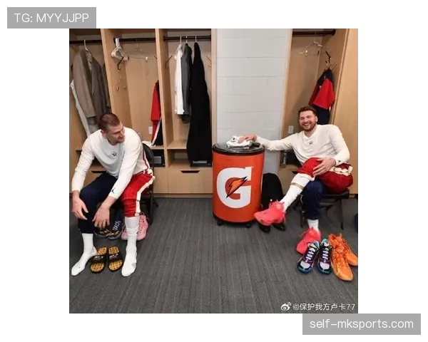 东契奇又在更衣室吃披萨？这哥们场下真把NBA当自助餐厅了